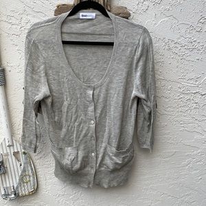 TSEsay grey 95 ctn 5 rayon Uneck cardigan.super light weight. Buttons. Medium